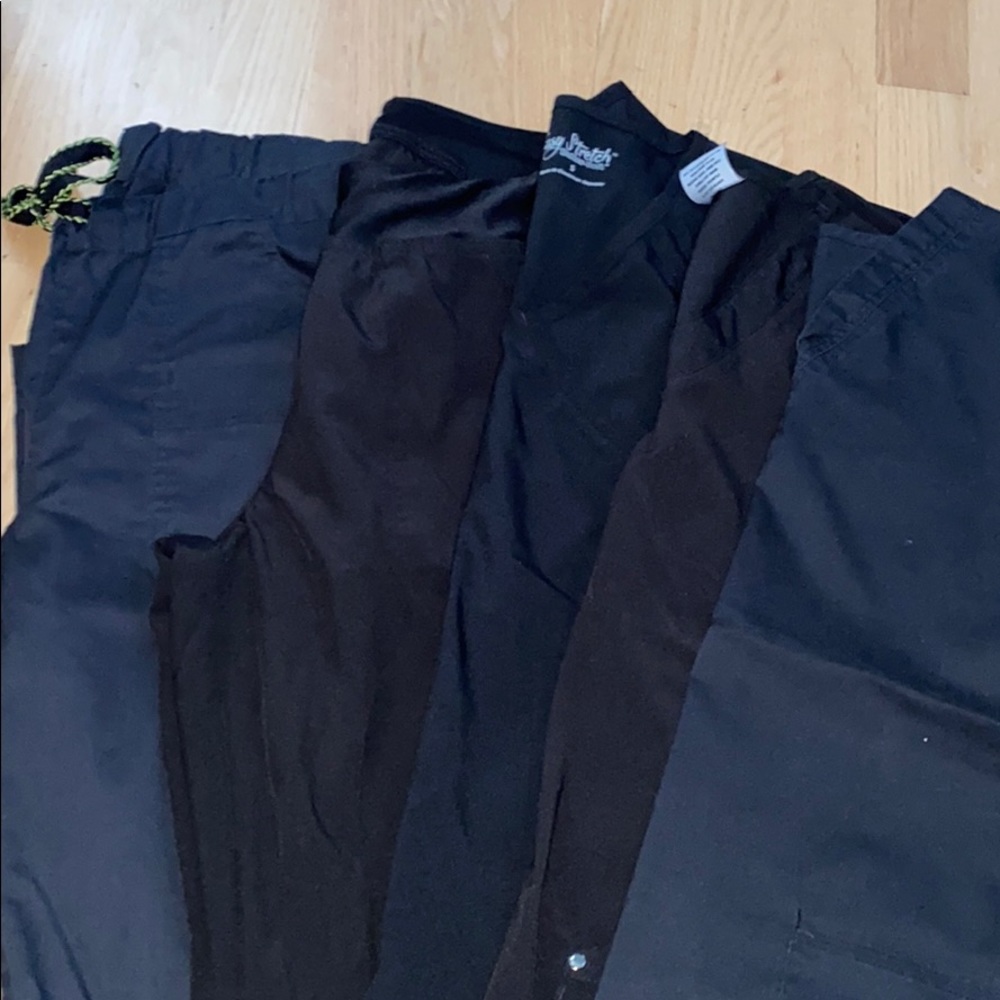 Scrubs not matching size small all black